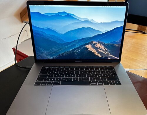 MacBook Pro Touchbar 13“ 2018 16GB 256GB