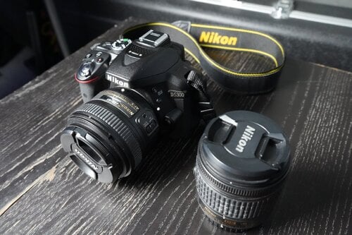Περισσότερες πληροφορίες για "Nikon D5300 + Nikkor 50mm f/1.8G AF-S + Nikkor 18-55mm f/3.5-5.6G VR + Accessories"
