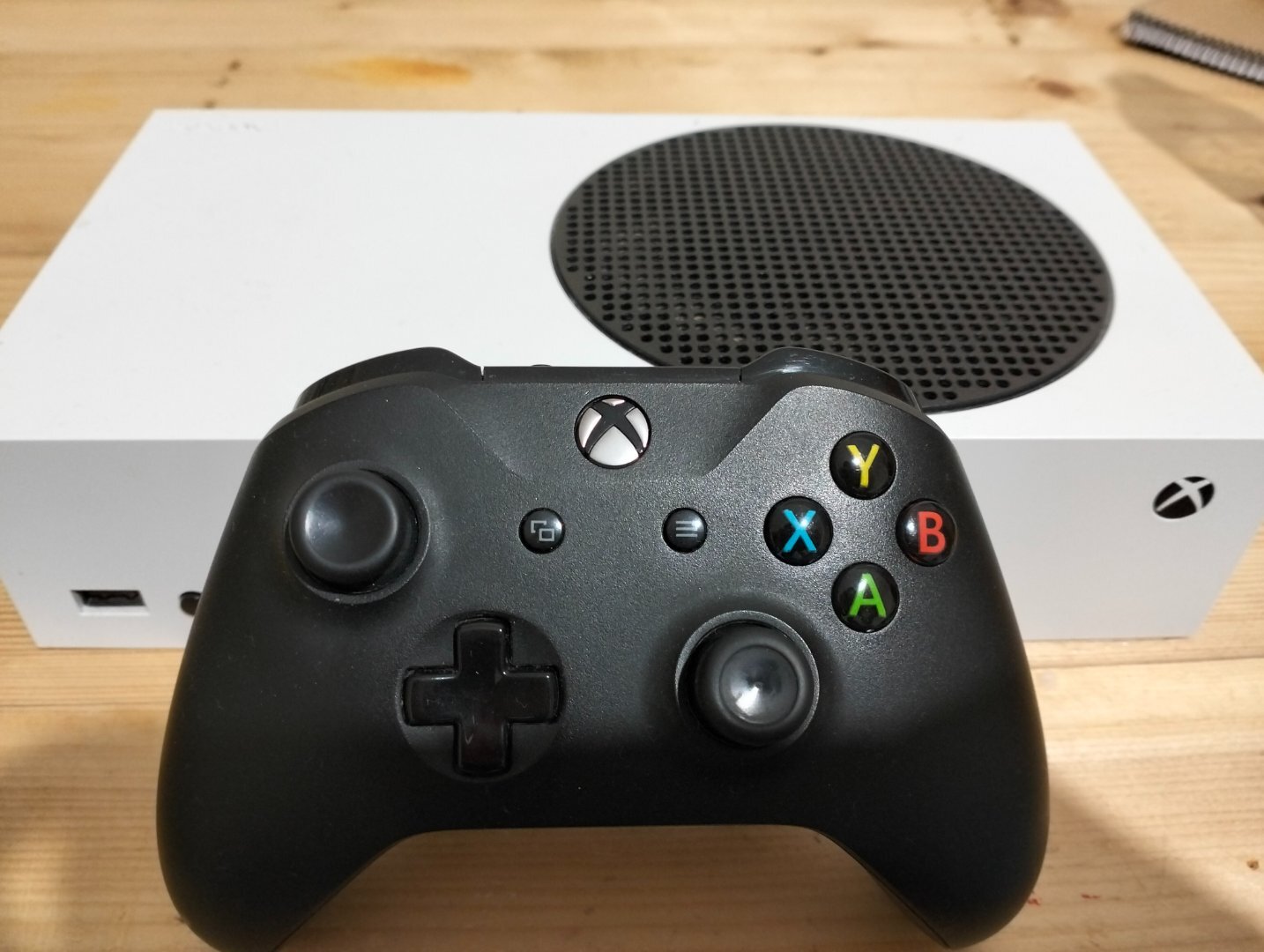 Microsoft Xbox Series S με ένα χειριστήριο Xbox one S - Xbox Consoles ...