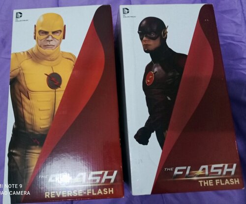 Περισσότερες πληροφορίες για "Flash και Reverse Flash statues by DC Collectibles"