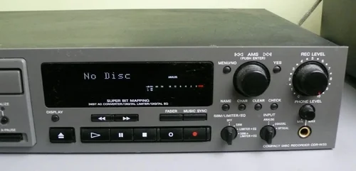 Περισσότερες πληροφορίες για "SONY CDR W33 Made in Japan Compact Disc Recorder (2000) για επαγγελματική χρήση"