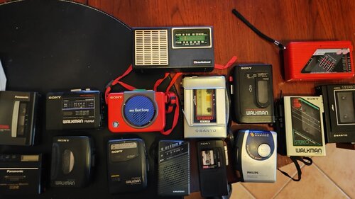 Περισσότερες πληροφορίες για "Walkman και ραδιόφωνα παλιά"