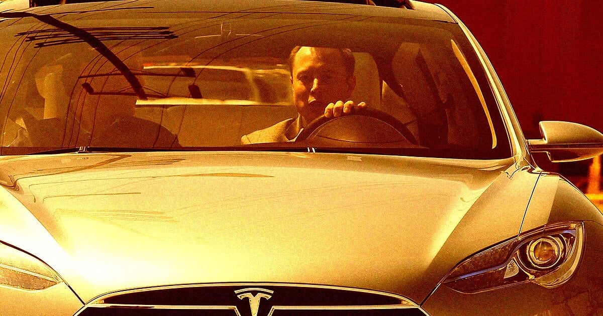 Περισσότερες πληροφορίες για "Στη βάση του πώς οδηγεί ο ίδιος υποχρεώνει ο Μασκ την Tesla να εκπαιδεύει τα αυτό-οδηγούμενα μοντέλα της"