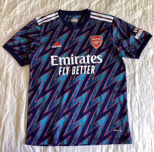 Περισσότερες πληροφορίες για "Adidas T-shirt Arsenal"