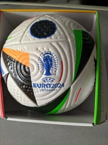 Περισσότερες πληροφορίες για "Μπάλα Adidas Fussballliebe Pro Euro 2024"