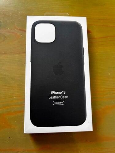 Περισσότερες πληροφορίες για "iPhone 13 leather case (MagSafe)"
