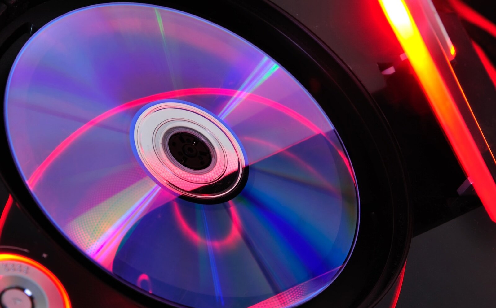 Περισσότερες πληροφορίες για "Η Sony ανακοινώνει το τέλος της παραγωγής εγγράψιμων Blu-ray δίσκων για καταναλωτές"