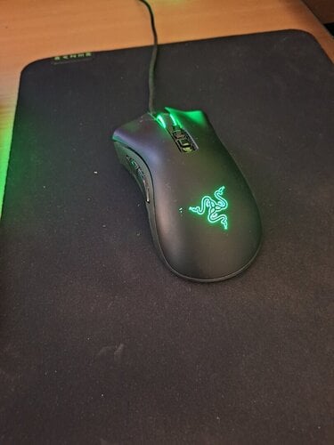 Περισσότερες πληροφορίες για "Razer Deathadder V2 wired με mousepad gigantus V2 medium"