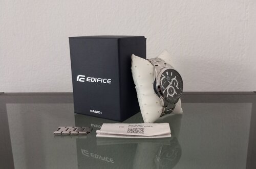 Περισσότερες πληροφορίες για "Casio Edifice EVF-580D-1AVUEF"