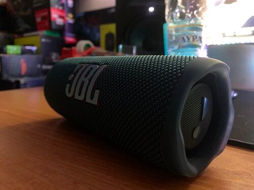 Περισσότερες πληροφορίες για "Πωλείται JBL FLIP 6"