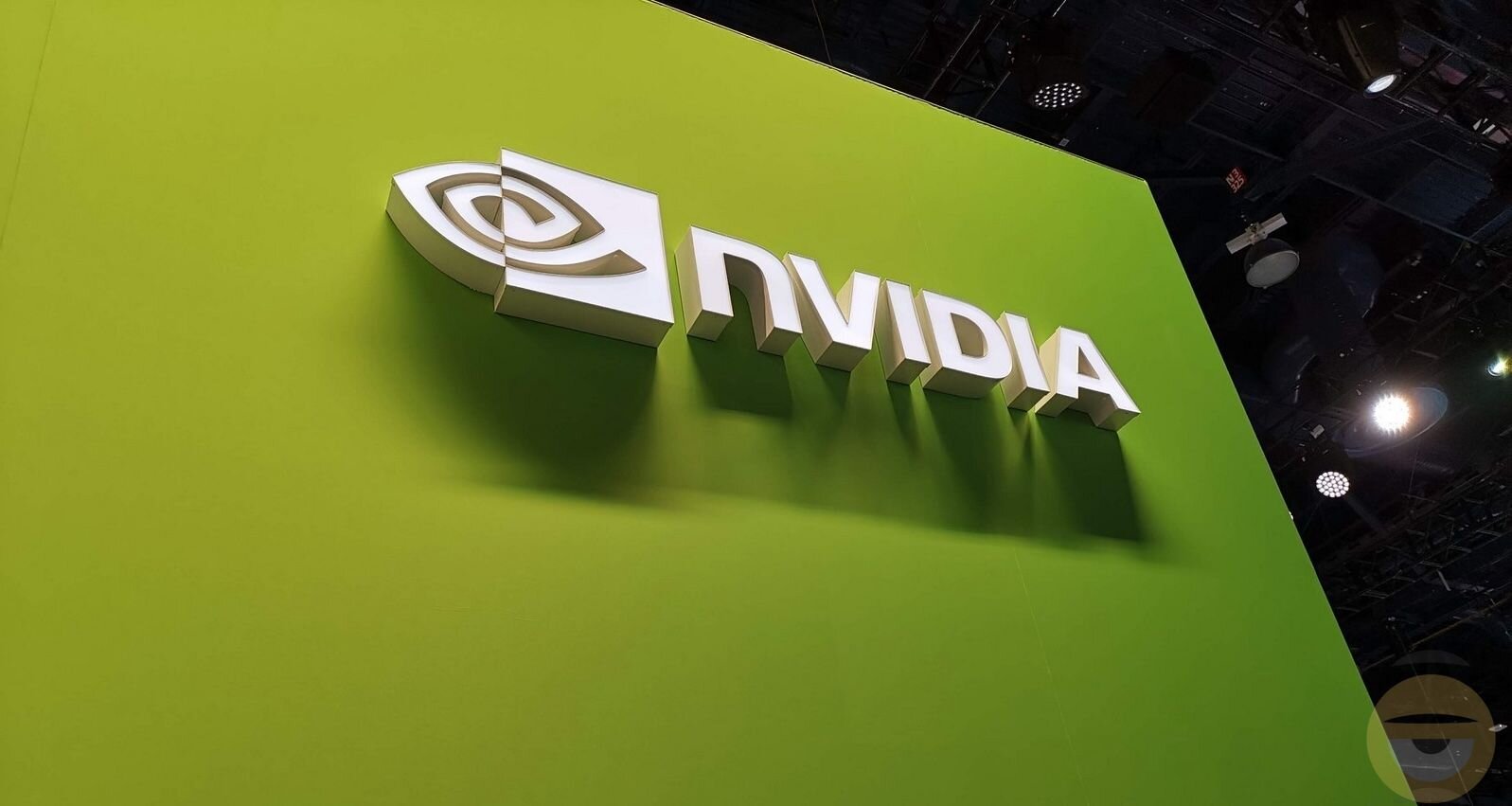 Η NVIDIA φέρεται να καθυστερεί το επόμενο AI τσιπ της λόγω σχεδιαστικού προβλήματος 