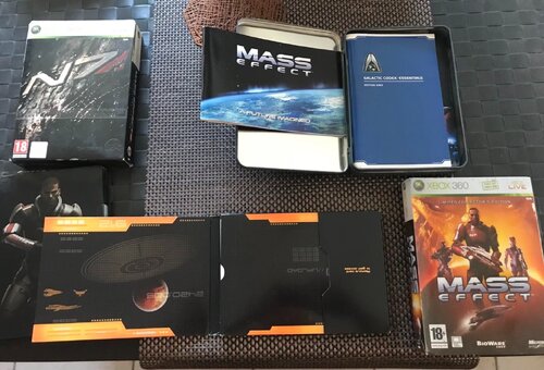 Περισσότερες πληροφορίες για "Mass Effect 1 & 2 Collector's Edition Xbox 360"