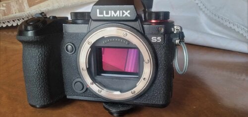 Περισσότερες πληροφορίες για "ΠΩΛΕΙΤΑΙ LUMIX S5 + φακο CANON FD 50 MM 1.8 Manual focus"