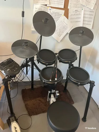 Περισσότερες πληροφορίες για "Alesis Nitro Mesh Drum Kit"