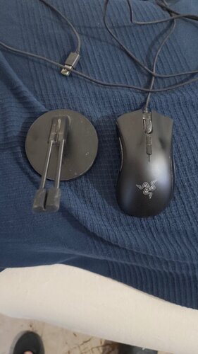 Περισσότερες πληροφορίες για "Ποντίκι Razer Deathadder Elite και Razer Mouse Bungee V3"