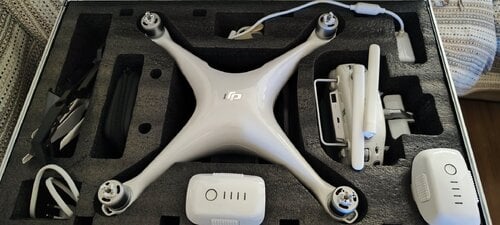 Περισσότερες πληροφορίες για "Dji phantom 4 pro"