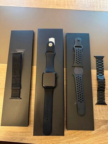 Περισσότερες πληροφορίες για "Apple Watch Nike Series 7 (45mm/Μαύρο/Αλουμίνιο)"