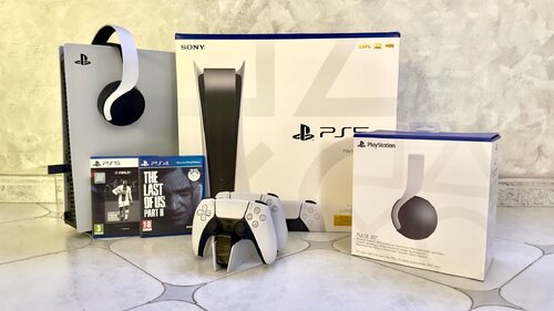 Περισσότερες πληροφορίες για "PS5 Disc Edition 500GB + 2 DualSense + Controller charger Sony  + Sony  3d pulse headset"