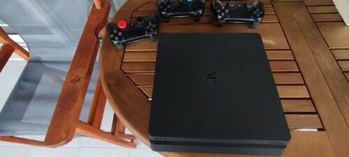 Περισσότερες πληροφορίες για "PS4 slim 500gb + 3x dualshock 4"