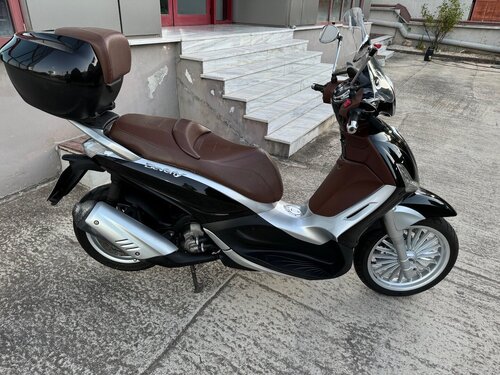 Περισσότερες πληροφορίες για "PIAGGIO Beverly 300ie 2012"