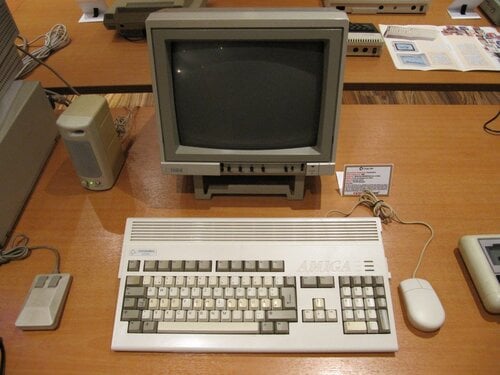 Περισσότερες πληροφορίες για "Commodore Amiga A1200 HD"