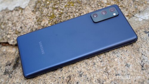 Περισσότερες πληροφορίες για "S20FE Navy Blue/Samsung S22+ MB"