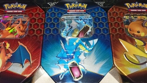 Περισσότερες πληροφορίες για "Pokemon TCG - Hidden Fates Tins: Charizard/Gyarados/Raichu"