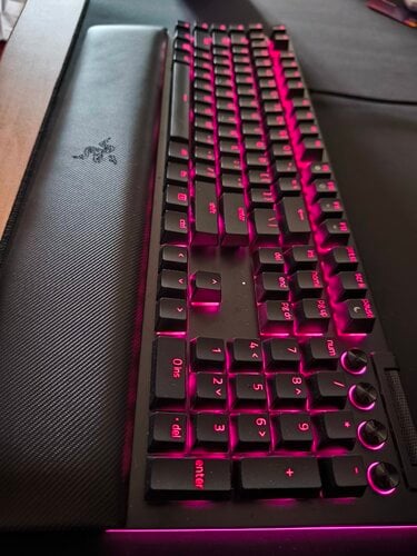 Περισσότερες πληροφορίες για "Razer Blackwidow V4 Καινούριο (yellow switches)"