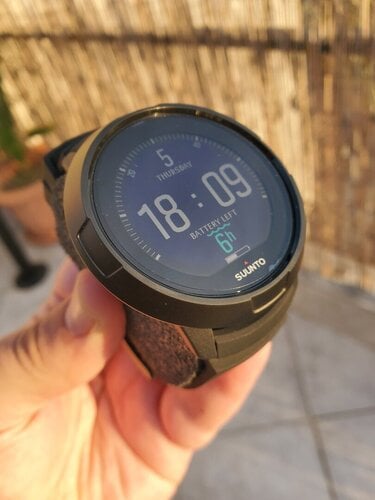 Περισσότερες πληροφορίες για "Suunto D5 All Black"