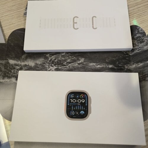 Περισσότερες πληροφορίες για "Apple Watch Ultra 2 White Ocean Band και πολλα αξεσουαρ."