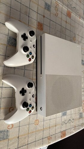 Περισσότερες πληροφορίες για "Πωλείται XBOX One S 1TB"