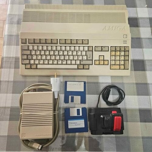 Περισσότερες πληροφορίες για "Amstrad 464 - Amstrad 612 - Amiga 500"