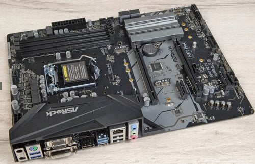 Περισσότερες πληροφορίες για "Asrock (B250M-HDV & H370PRO4)"