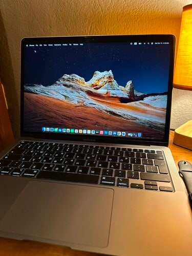 Περισσότερες πληροφορίες για "MacBook Air M1 13'' 16GB RAM 256 SSD"