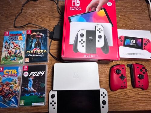 Περισσότερες πληροφορίες για "Nintendo Switch OLED & Games & θήκη - 3 μήνες εγγύηση!"