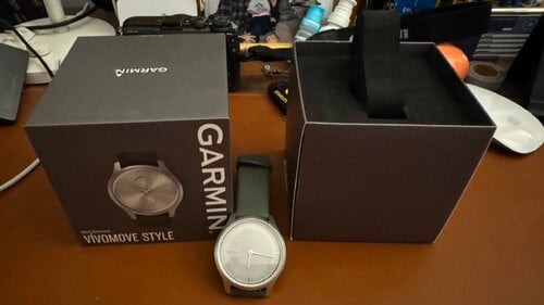 Περισσότερες πληροφορίες για "Garmin vívomove Style"