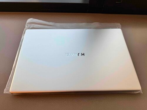 Περισσότερες πληροφορίες για "Huawei MateBook D15 laptop - i5 @2.4 8GB Ram"