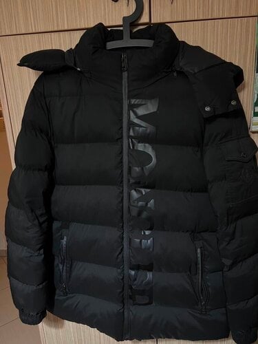 Περισσότερες πληροφορίες για "Moncler Puffer Jacket"