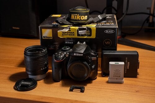 Περισσότερες πληροφορίες για "Nikon D3400 +VR kit 18-55mm f/3.5-5.6"