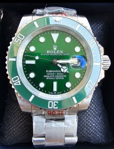 Περισσότερες πληροφορίες για "Rolex Submariner Hulk Oyster Perpetual Date Green Ceramic Bezel Steel 40mm"