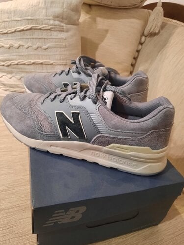 Περισσότερες πληροφορίες για "New Balance CM 997"