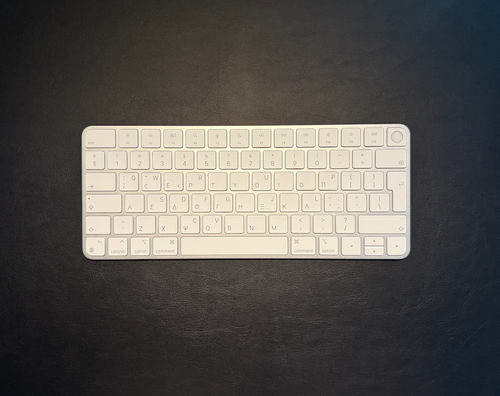 Περισσότερες πληροφορίες για "Apple Magic Keyboard with Touch ID / Silver"