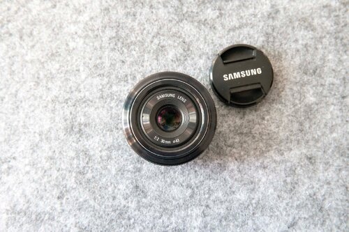 Περισσότερες πληροφορίες για "Samsung NX 30mm f2"