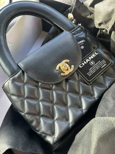 Περισσότερες πληροφορίες για "Chanel Kelly bag"