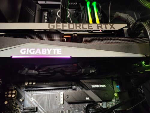 Περισσότερες πληροφορίες για "Gigabyte GeForce RTX 3070 Ti GAMING 8G"