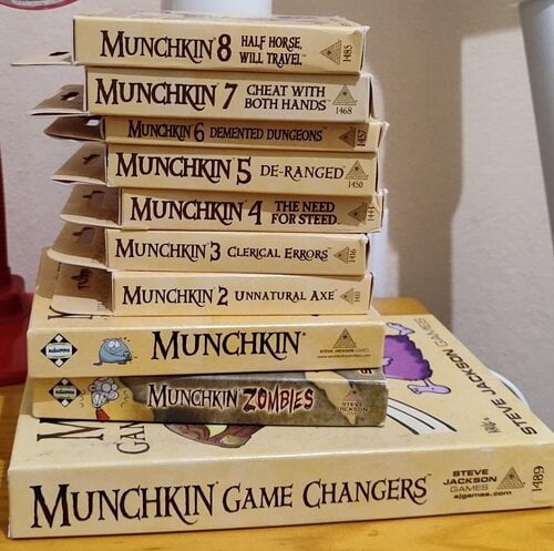 Περισσότερες πληροφορίες για "Munchkin (1 και zombies στα Ελληνικά) 2-8 στα Αγγλικά + Game changers στα Αγγλικά"