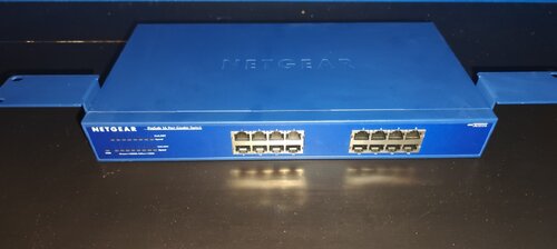 Περισσότερες πληροφορίες για "NetGear JGS516 v2 16 Port Gigabit Switch"