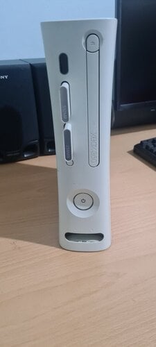 Περισσότερες πληροφορίες για "Xbox 360 ανταλλακτικα ελαφρως συζητησιμη"