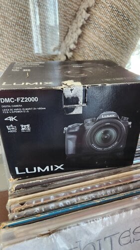 Περισσότερες πληροφορίες για "Panasonic lumix dc-fz2000"