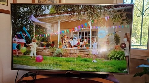 Περισσότερες πληροφορίες για "LG 49UJ670V 4K SMART"